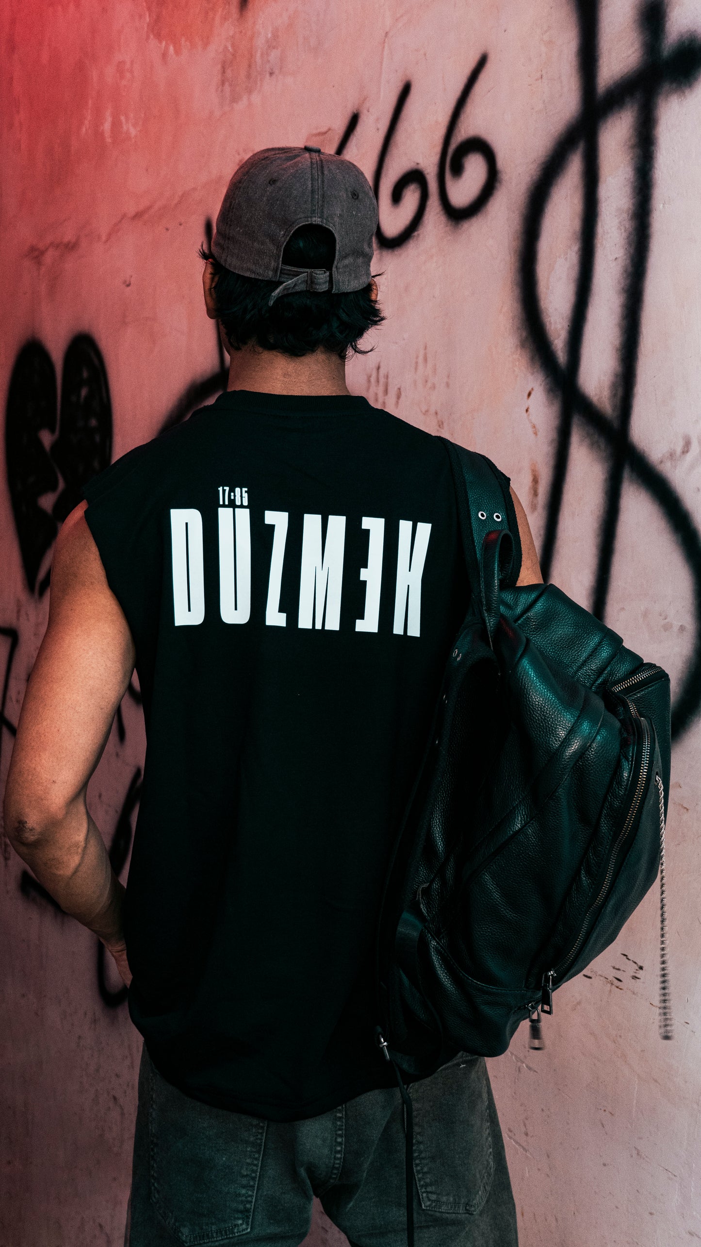 FEAR GOD OVERSIZED CUT OFF T-SHIRT