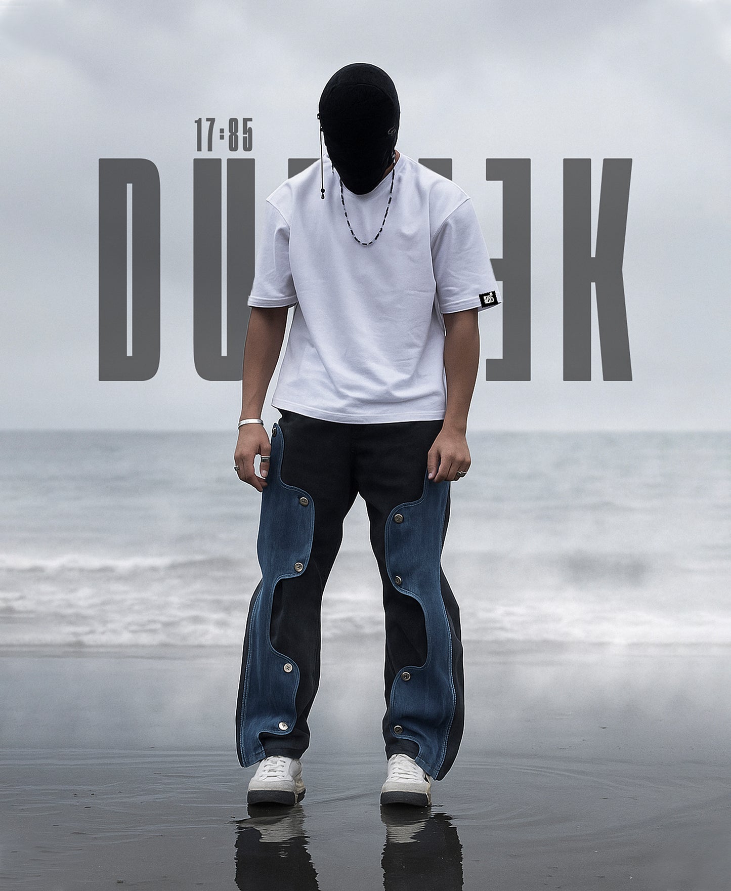 1 OF 1 BLUE DENIM SHILED DESIGNER JEANS